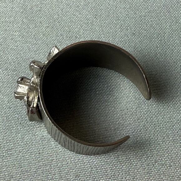 Vintage Floral Detail Faux Diamond Stones Cuff Style Silvertone Metal Ring - Picture 6 of 6